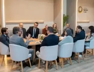 Premium Networking Among 1 800 Peers